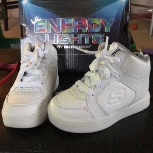 Boys toddler size 7 light up sneakers